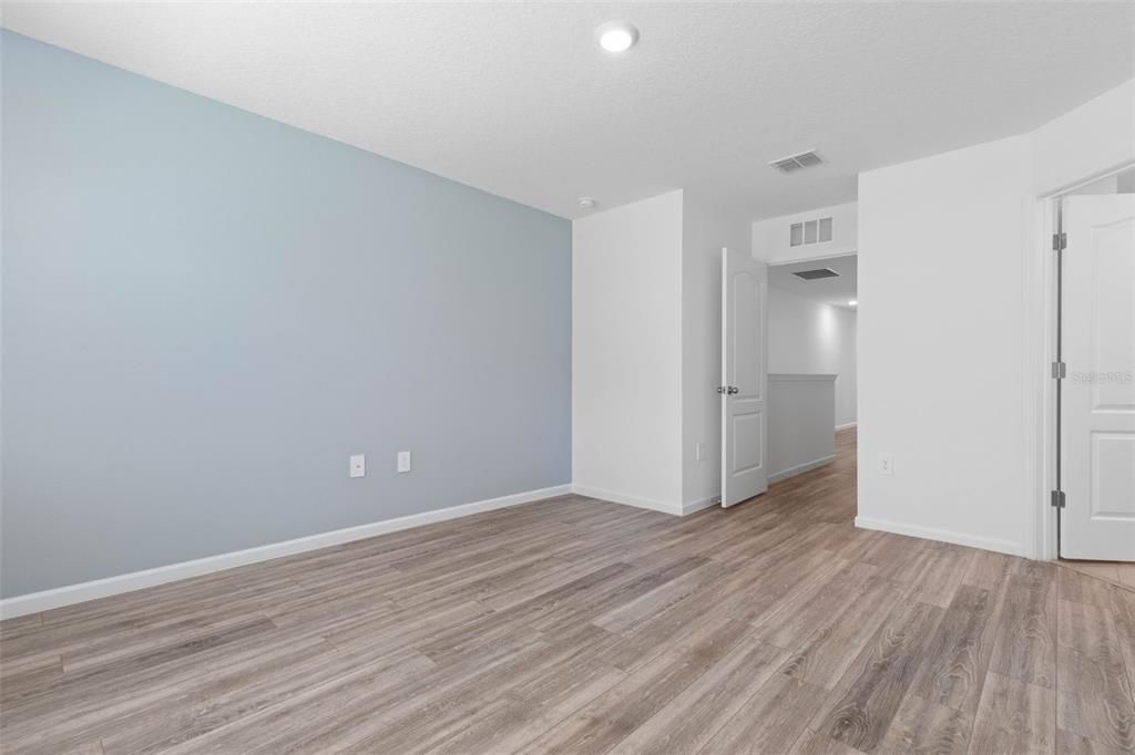 For Sale: $275,000 (3 beds, 2 baths, 1795 Square Feet)