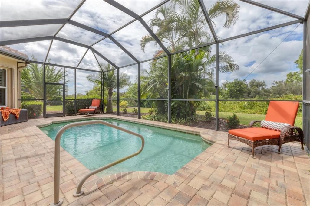 合同活跃: $670,000 (4 贝兹, 3 浴室, 2897 平方英尺)