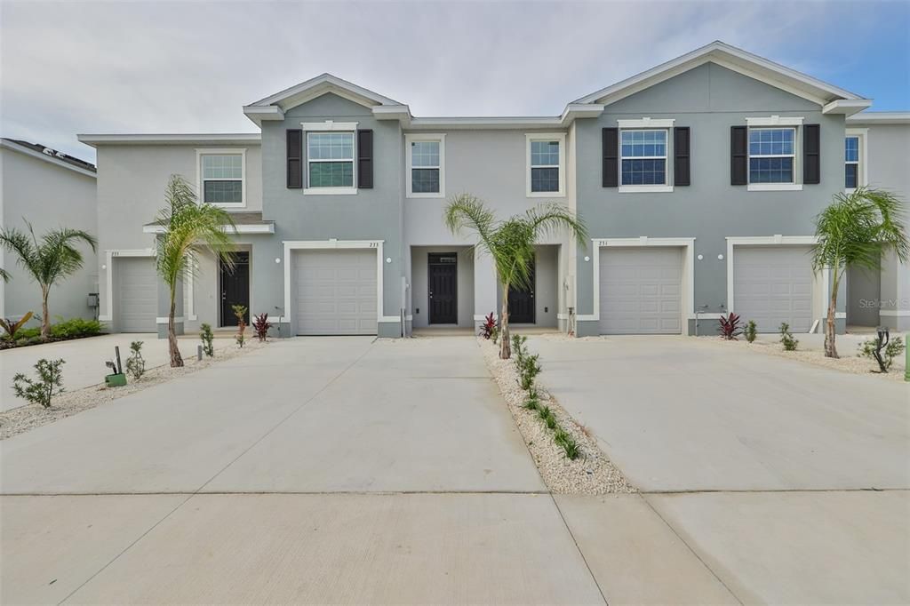 Active With Contract: $2,250 (3 beds, 2 baths, 1707 Square Feet)