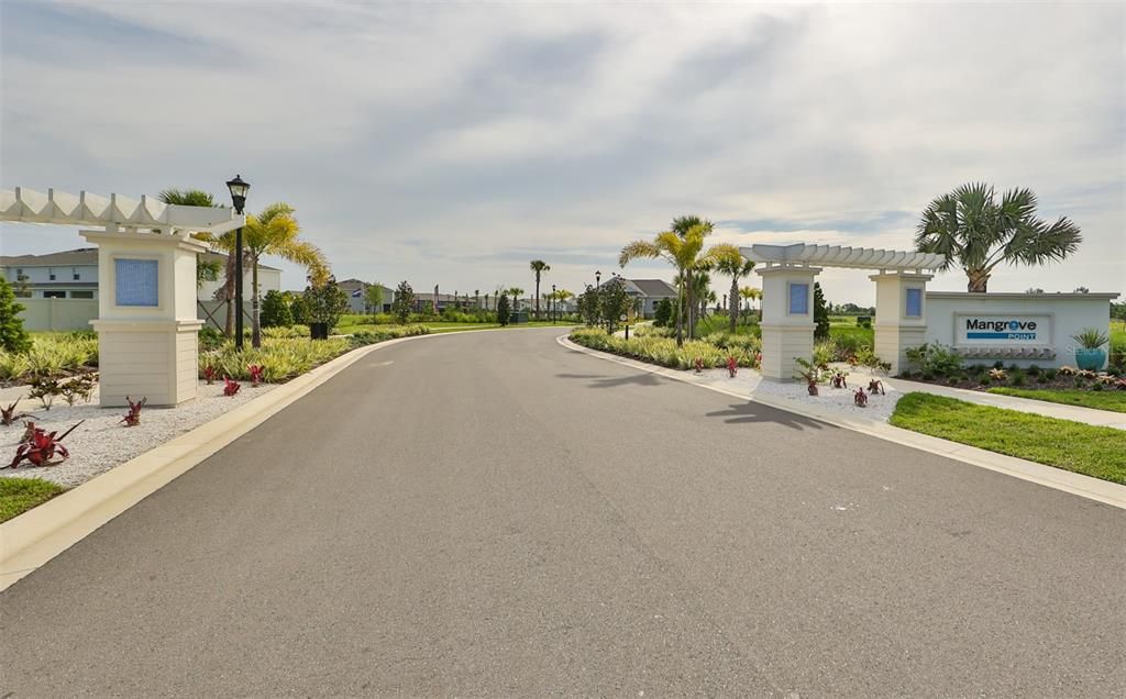 Active With Contract: $2,250 (3 beds, 2 baths, 1707 Square Feet)