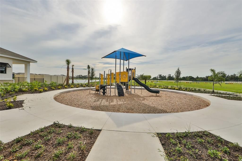 Active With Contract: $2,250 (3 beds, 2 baths, 1707 Square Feet)