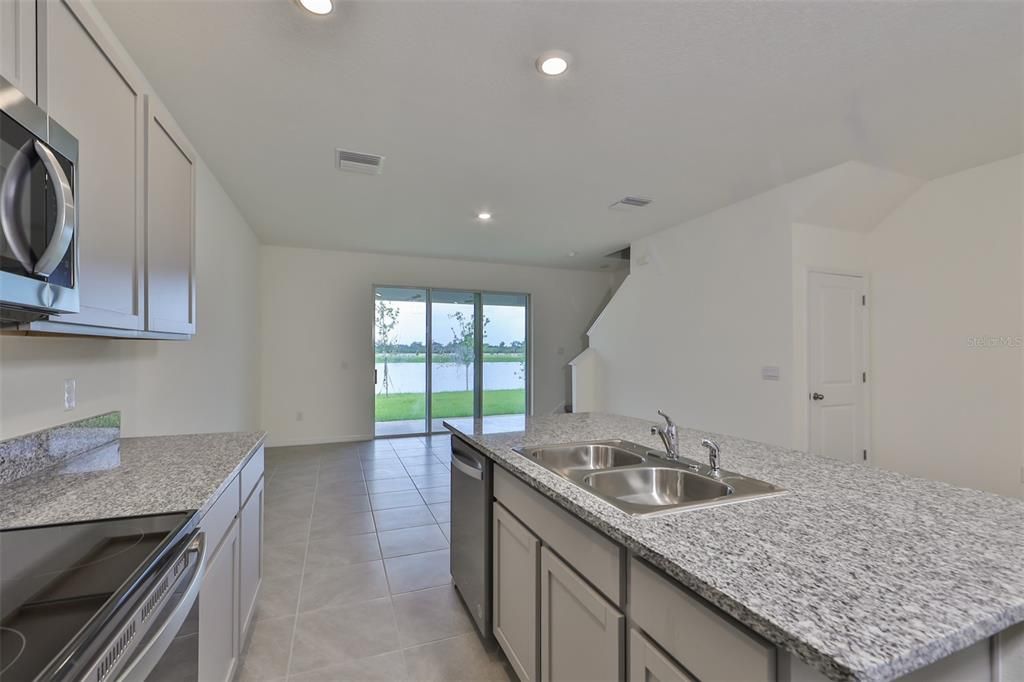 Active With Contract: $2,250 (3 beds, 2 baths, 1707 Square Feet)