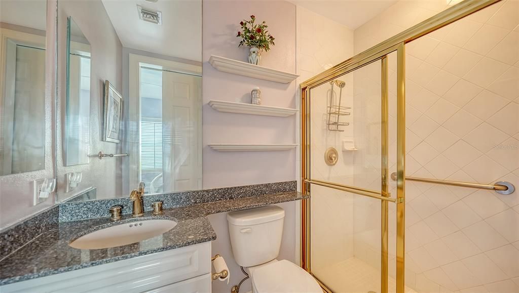 Activo con contrato: $1,100,000 (3 camas, 3 baños, 2778 Pies cuadrados)