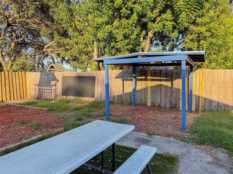 For Sale: $295,000 (0 beds, 0 baths, 1324 Square Feet)