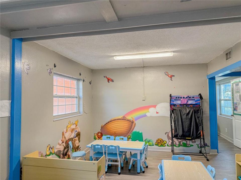 For Sale: $295,000 (0 beds, 0 baths, 1324 Square Feet)