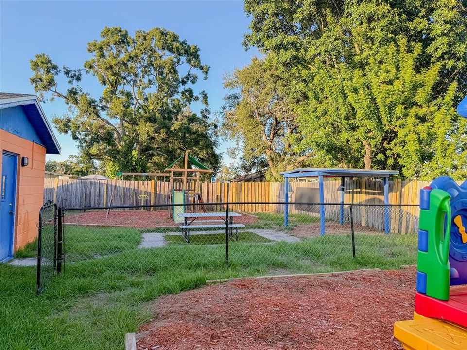 For Sale: $295,000 (0 beds, 0 baths, 1324 Square Feet)