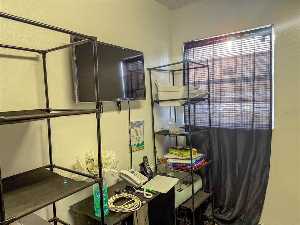 For Sale: $295,000 (0 beds, 0 baths, 1324 Square Feet)