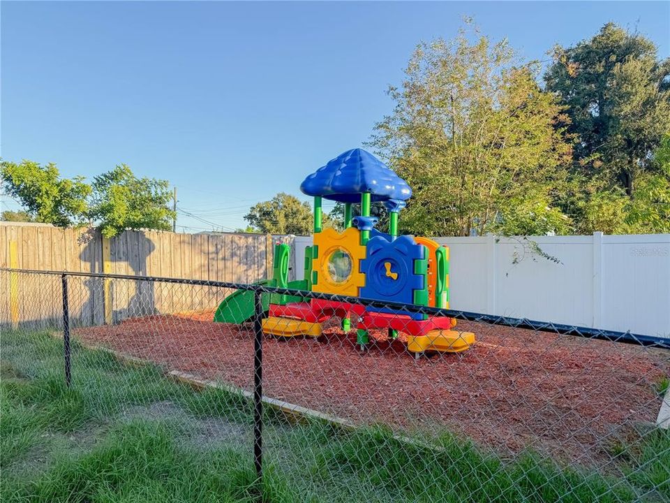 For Sale: $295,000 (0 beds, 0 baths, 1324 Square Feet)