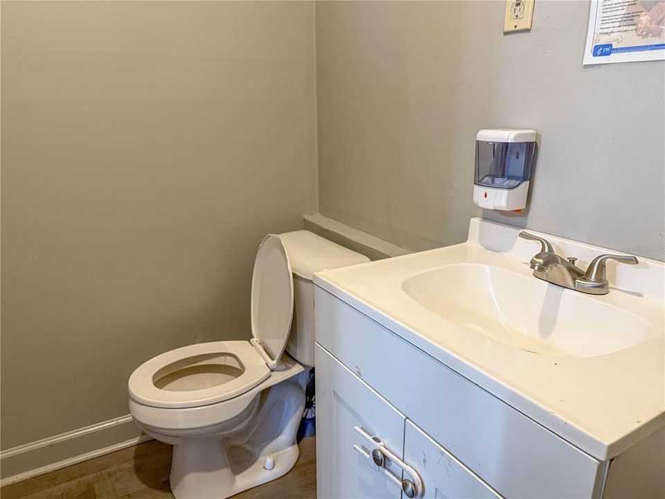 For Sale: $295,000 (0 beds, 0 baths, 1324 Square Feet)