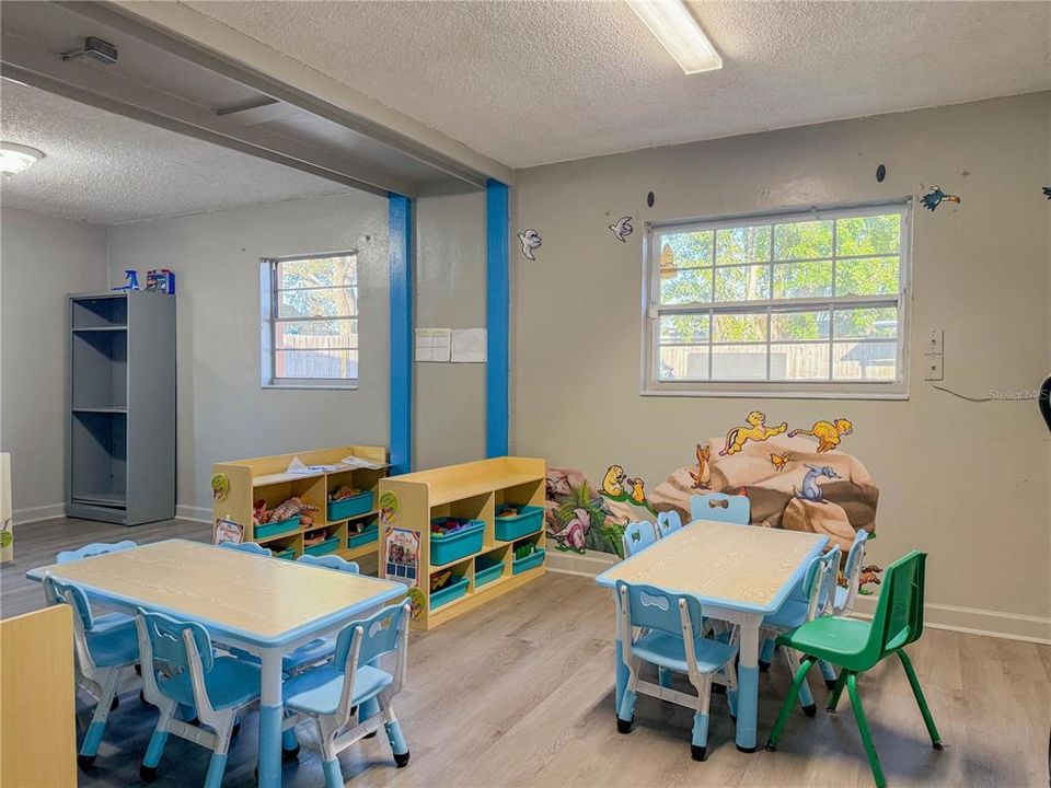 For Sale: $295,000 (0 beds, 0 baths, 1324 Square Feet)