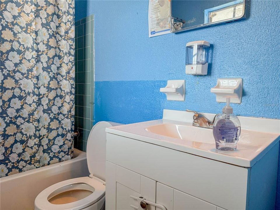 For Sale: $295,000 (0 beds, 0 baths, 1324 Square Feet)