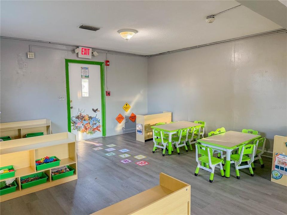 For Sale: $295,000 (0 beds, 0 baths, 1324 Square Feet)