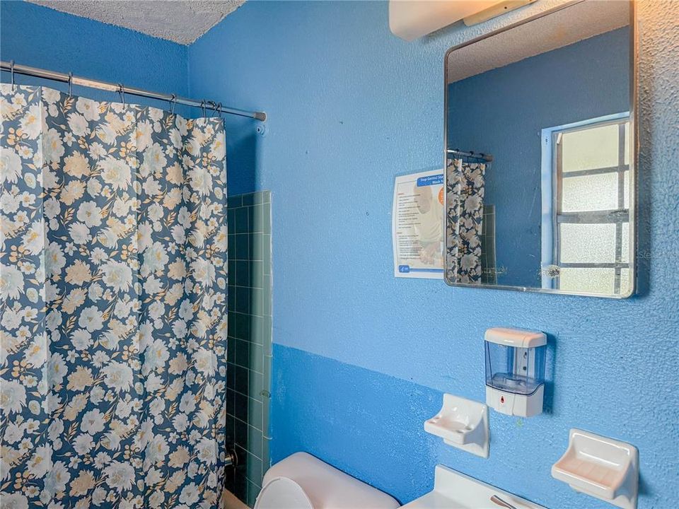 For Sale: $295,000 (0 beds, 0 baths, 1324 Square Feet)