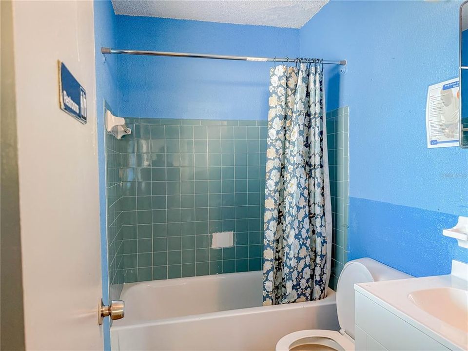 For Sale: $295,000 (0 beds, 0 baths, 1324 Square Feet)