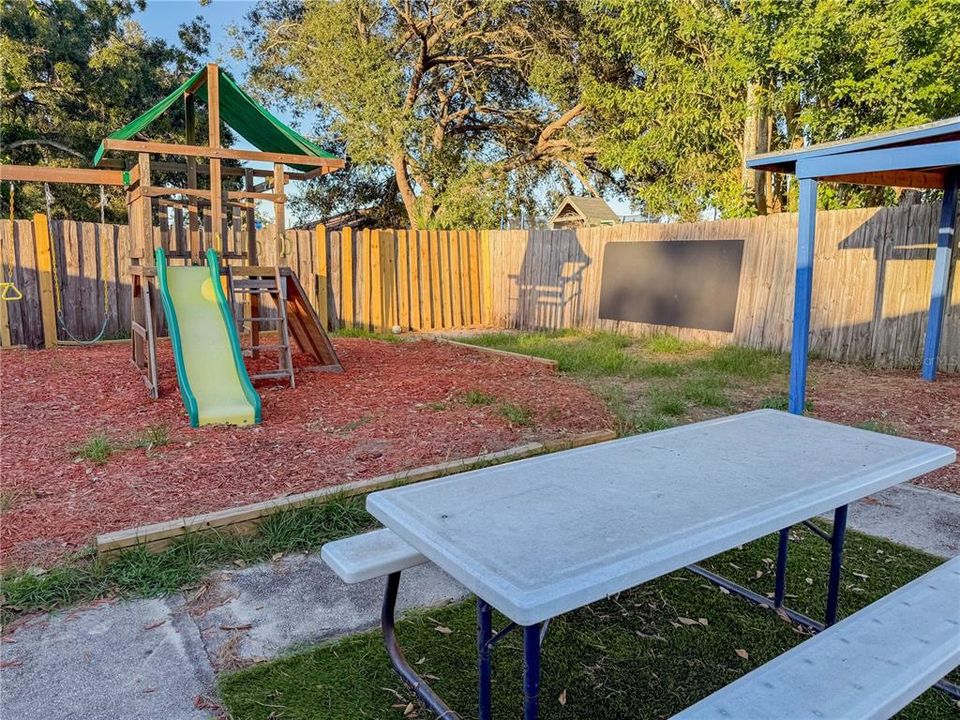 For Sale: $295,000 (0 beds, 0 baths, 1324 Square Feet)