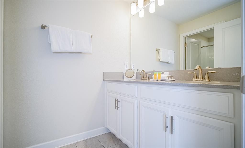 For Sale: $395,000 (4 beds, 3 baths, 1902 Square Feet)