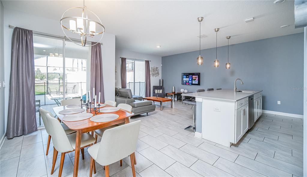 For Sale: $395,000 (4 beds, 3 baths, 1902 Square Feet)