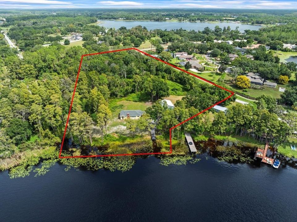 待售: $6,400,000 (7.49 acres)