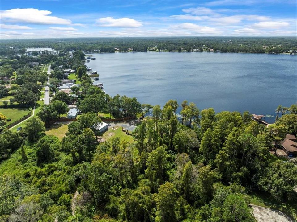 待售: $6,400,000 (7.49 acres)