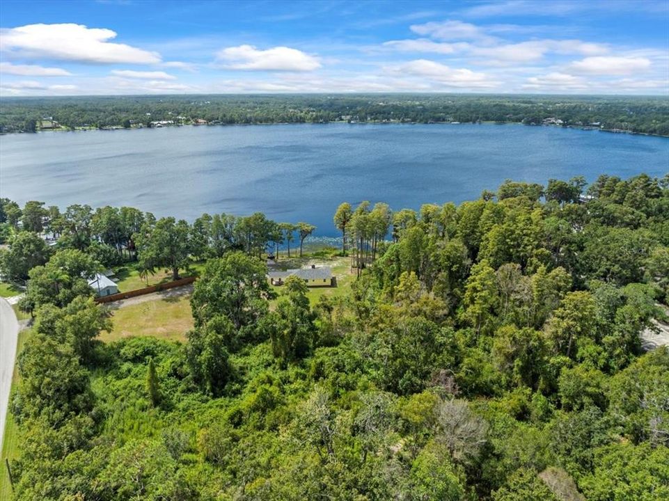 待售: $6,400,000 (7.49 acres)