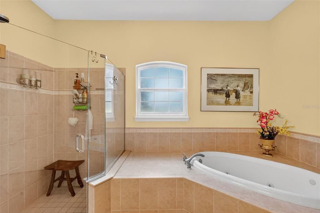 En Venta: $650,000 (4 camas, 3 baños, 3044 Pies cuadrados)