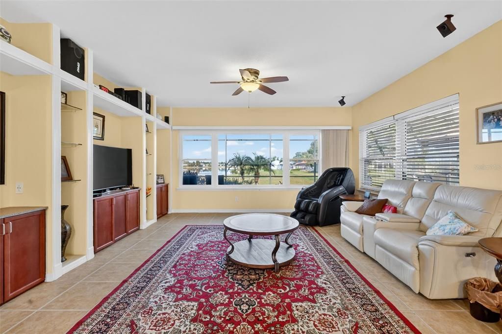 En Venta: $650,000 (4 camas, 3 baños, 3044 Pies cuadrados)