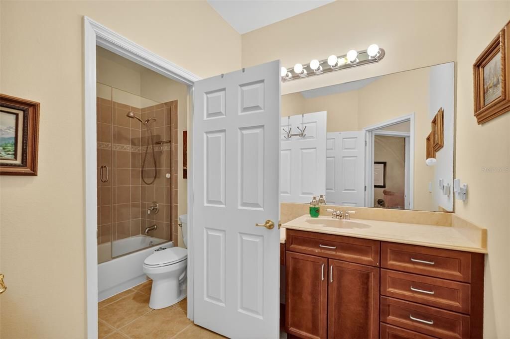 En Venta: $650,000 (4 camas, 3 baños, 3044 Pies cuadrados)