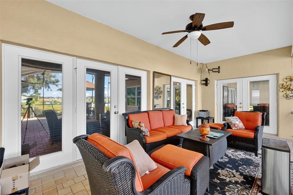 En Venta: $650,000 (4 camas, 3 baños, 3044 Pies cuadrados)