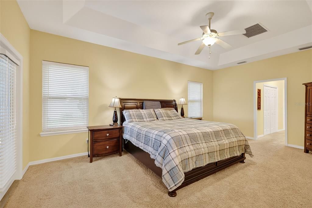 En Venta: $650,000 (4 camas, 3 baños, 3044 Pies cuadrados)