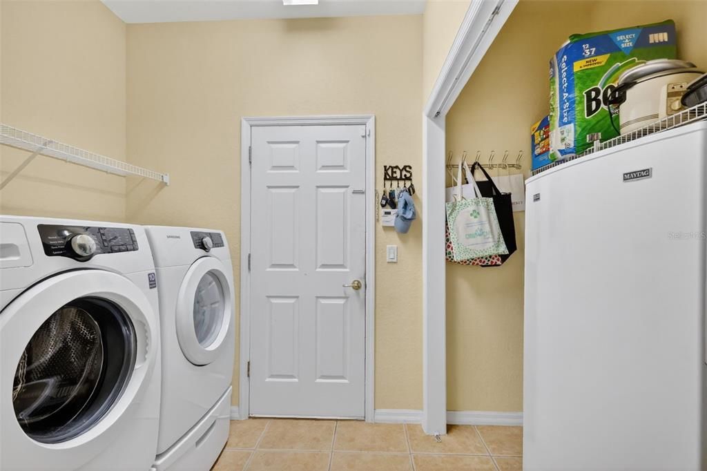 En Venta: $650,000 (4 camas, 3 baños, 3044 Pies cuadrados)