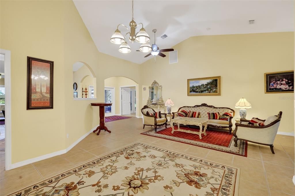 En Venta: $650,000 (4 camas, 3 baños, 3044 Pies cuadrados)