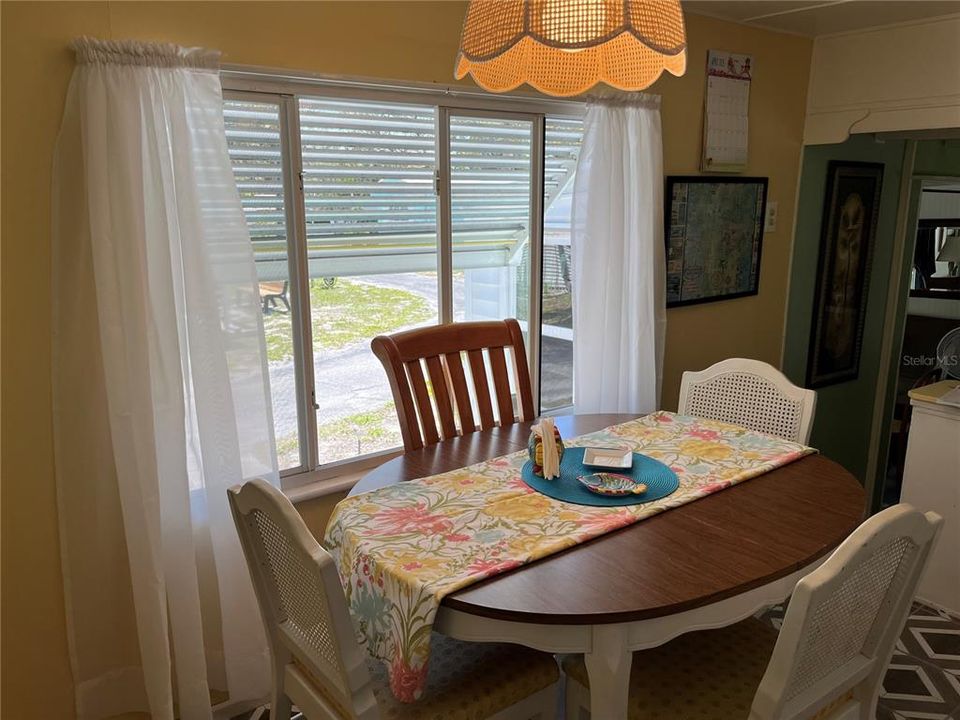 For Sale: $109,000 (1 beds, 1 baths, 852 Square Feet)