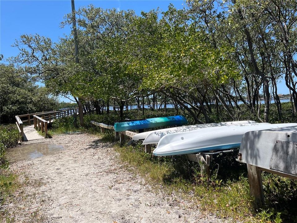 For Sale: $109,000 (1 beds, 1 baths, 852 Square Feet)