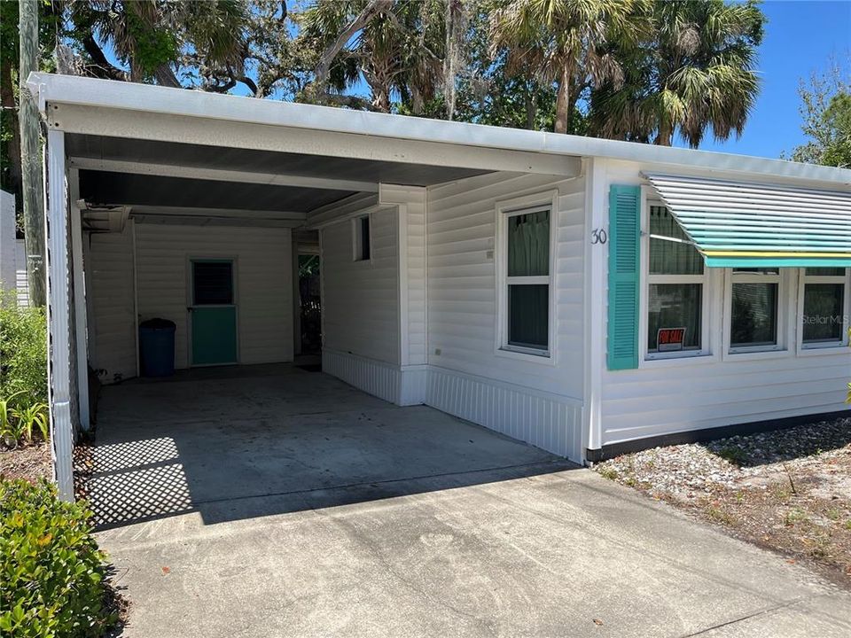 For Sale: $109,000 (1 beds, 1 baths, 852 Square Feet)