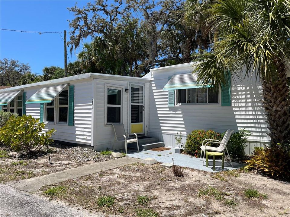 For Sale: $109,000 (1 beds, 1 baths, 852 Square Feet)