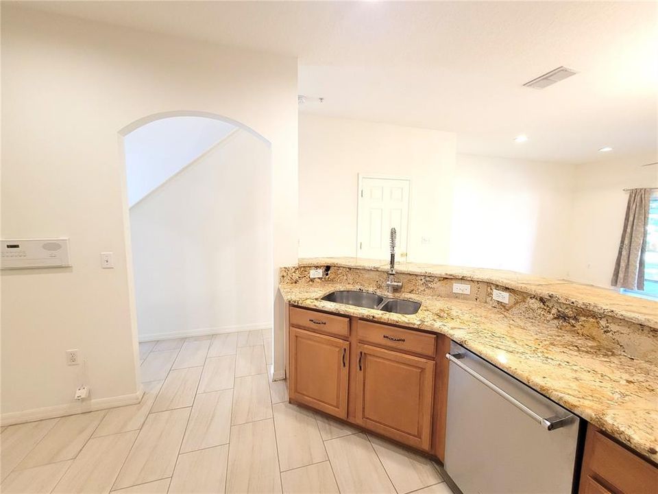 For Rent: $2,500 (2 beds, 2 baths, 1524 Square Feet)