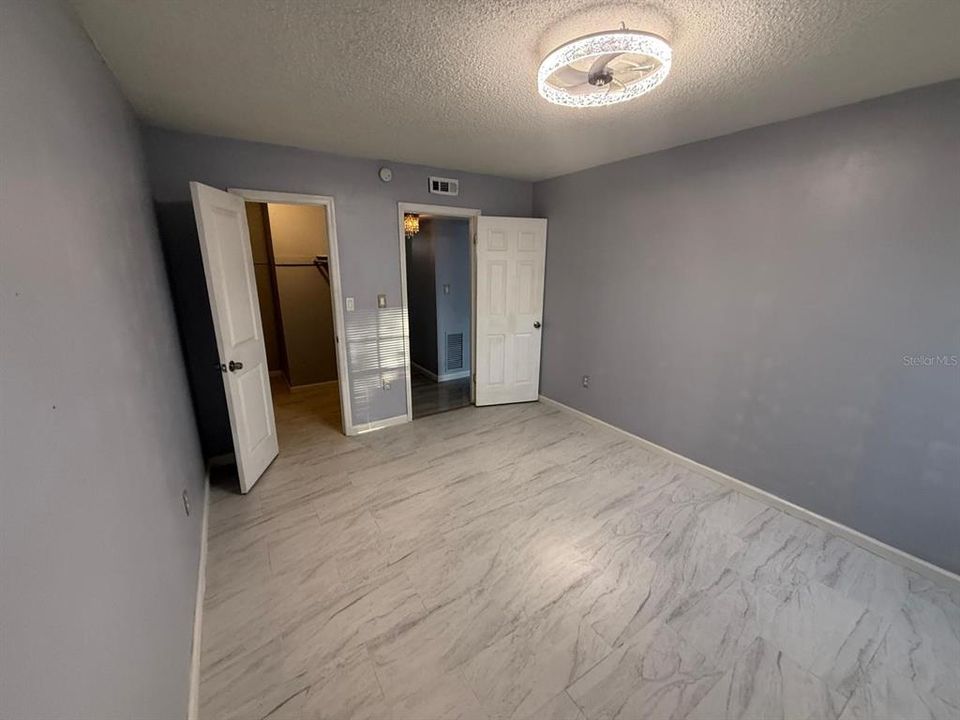 待售: $92,500 (1 贝兹, 1 浴室, 780 平方英尺)