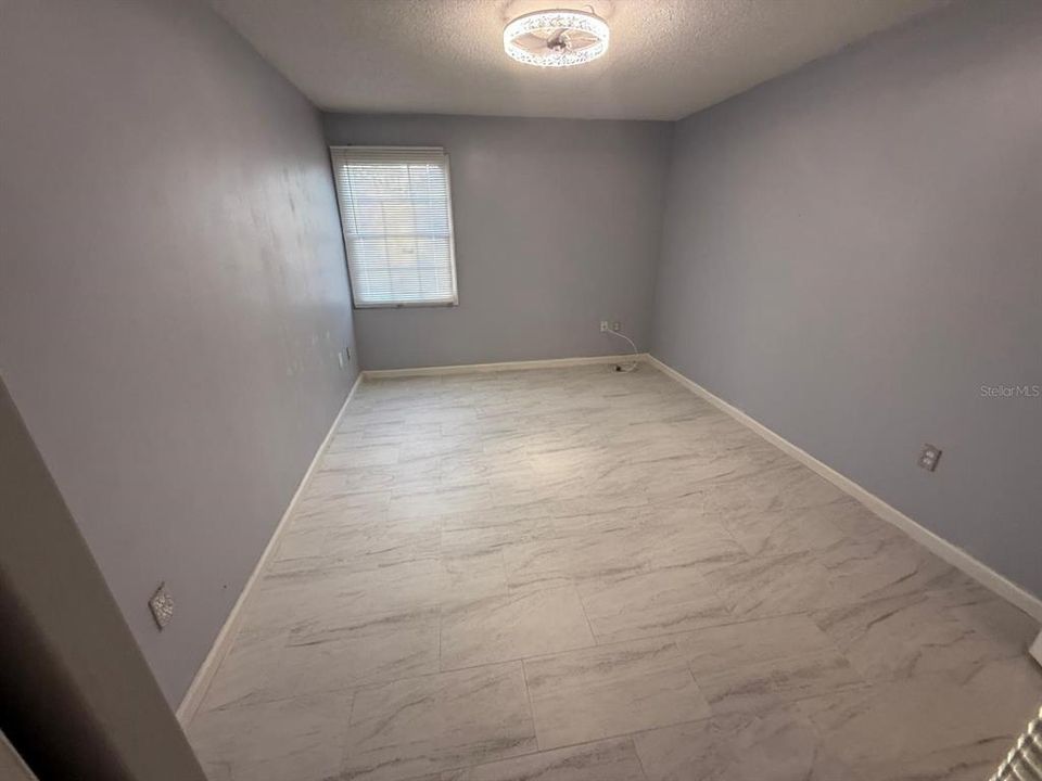 待售: $92,500 (1 贝兹, 1 浴室, 780 平方英尺)