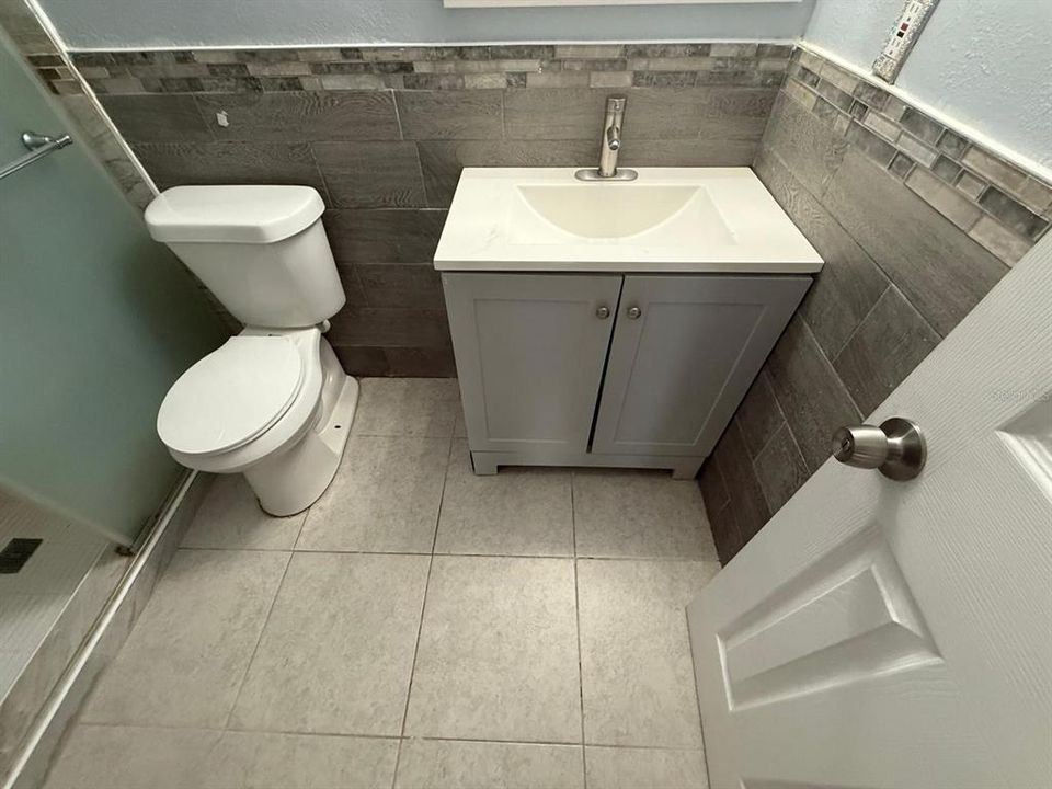 待售: $92,500 (1 贝兹, 1 浴室, 780 平方英尺)