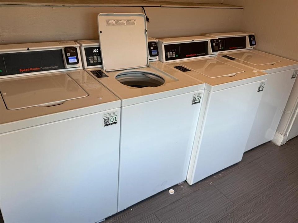 待售: $92,500 (1 贝兹, 1 浴室, 780 平方英尺)