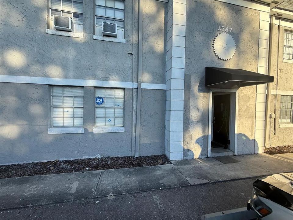 待售: $92,500 (1 贝兹, 1 浴室, 780 平方英尺)