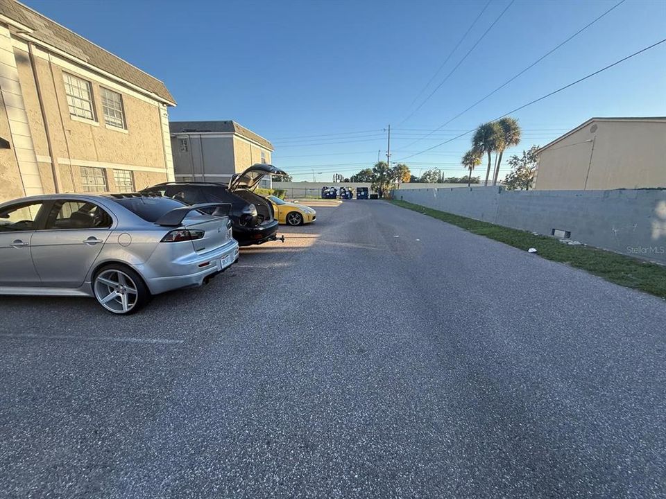 待售: $92,500 (1 贝兹, 1 浴室, 780 平方英尺)