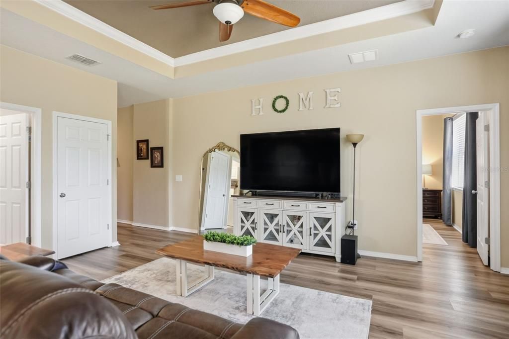 待售: $300,000 (3 贝兹, 2 浴室, 1443 平方英尺)