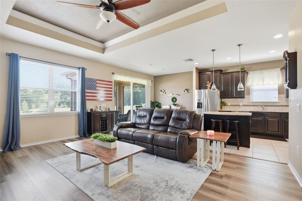 待售: $300,000 (3 贝兹, 2 浴室, 1443 平方英尺)