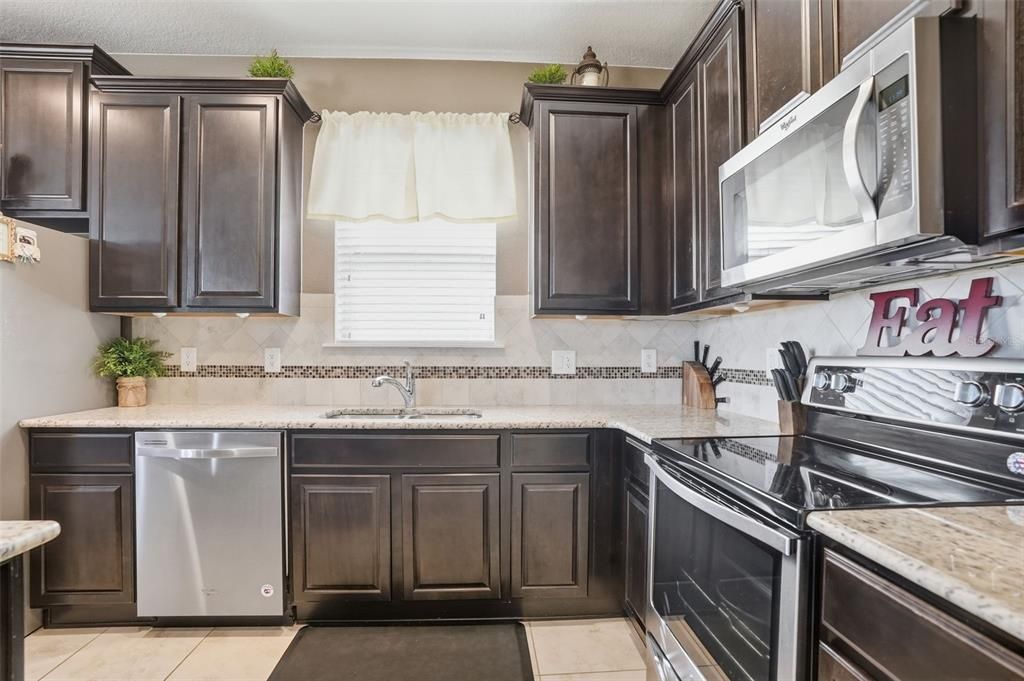 待售: $300,000 (3 贝兹, 2 浴室, 1443 平方英尺)