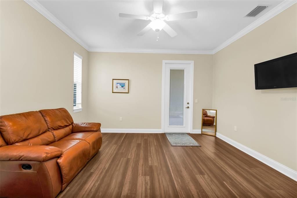 Active With Contract: $400,000 (3 beds, 3 baths, 2493 Square Feet)