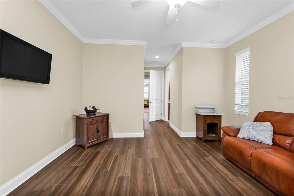 Active With Contract: $400,000 (3 beds, 3 baths, 2493 Square Feet)