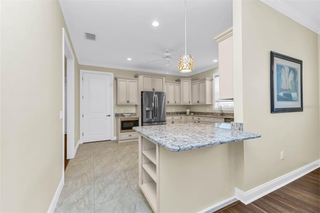 Active With Contract: $400,000 (3 beds, 3 baths, 2493 Square Feet)