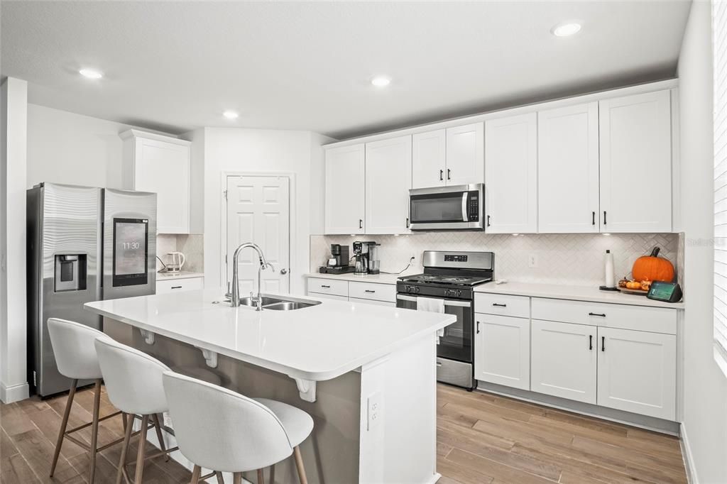 En Venta: $509,900 (5 camas, 3 baños, 2631 Pies cuadrados)