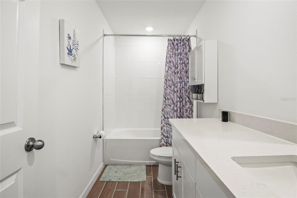 En Venta: $509,900 (5 camas, 3 baños, 2631 Pies cuadrados)